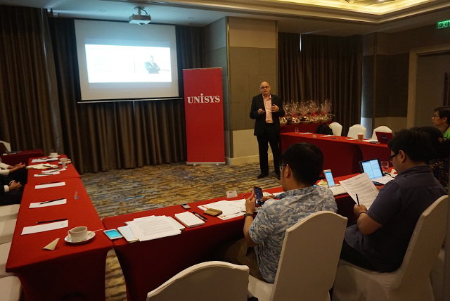 UNISYS SECURITY INDEX. Unisys Asia-Pacific Solutions Director Ian Selbie presents the 2018 Security Index to the media on November 14, 2018. Photo by Carmela Fonbuena 