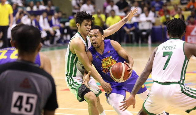 BACK IN ACTION. Jayson Castro returns from a one-game absence for TNT and delivers. Photo from PBA Images  