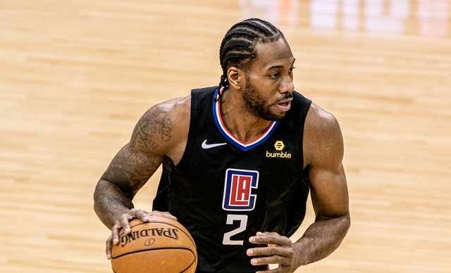BALANCED ATTACK. Kawhi Leonard leads 6 Clippers in double figures. Photo from Twitter/@LAClippers  