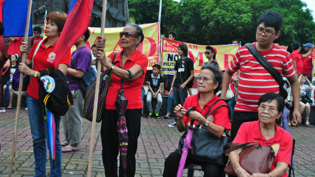 SOCIAL PENSION. A Senate proposal aims to provide all indigent senior citizens a P500 monthly stipend from the government. Photo by Christelle Delvo/ Rappler
