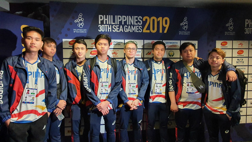 ON A ROLL. The Sibol Dota 2 team inches closer to a gold-medal finish. Photo by Gelo Gonzales/Rappler  