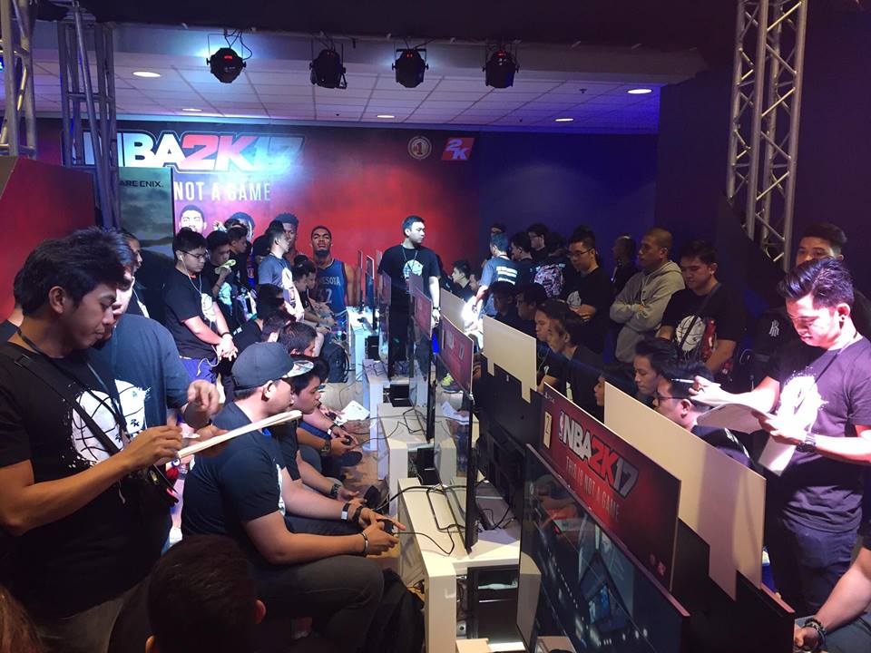 Guests were able to play NBA2K17 at the Sony PlayStation booth. Photo by Michaela Nadine Pacis.  