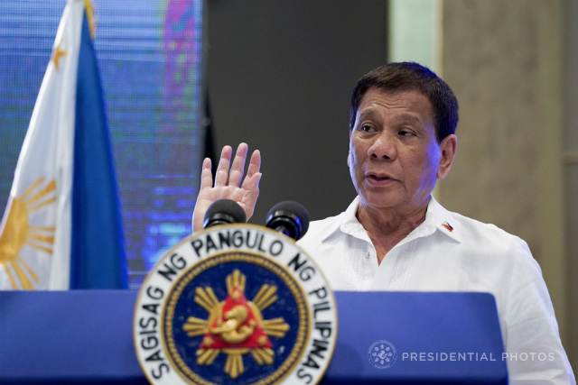 CHIEF EXECUTIVE. President Rodrigo Duterte delivers a speech at the 65th League of Cities of the Philippines (LCP) General Assembly at the Shangri-La at the Fort in Bonifacio Global City (BGC), Taguig City, on November 21, 2017. MalacaÃ±ang photo 