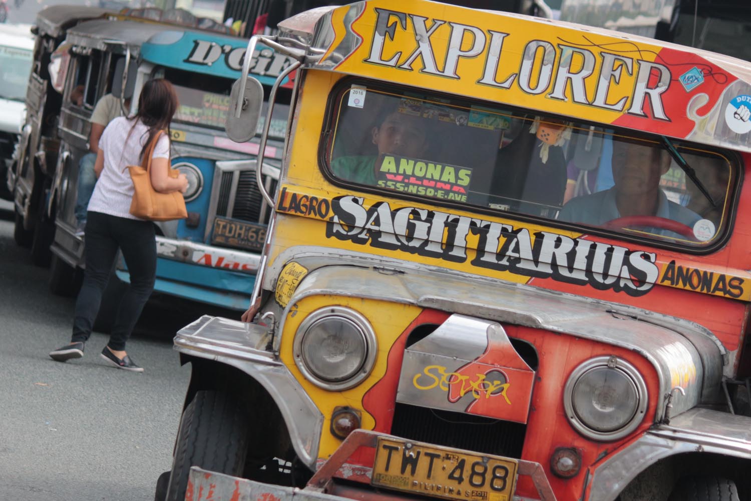 FARE HIKE. Transport groups ask LTFRB to increase jeepney minimum fare by 2 pesos. Rappler file photo 
