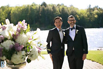 LOVE WINS. Pasangan Joe Tully dan Tiko Mulya dikabarkan telah menikah diNew York, Amerika Serikat, 26 Juni 2015. Foto dari Facebook/Bailly Photography