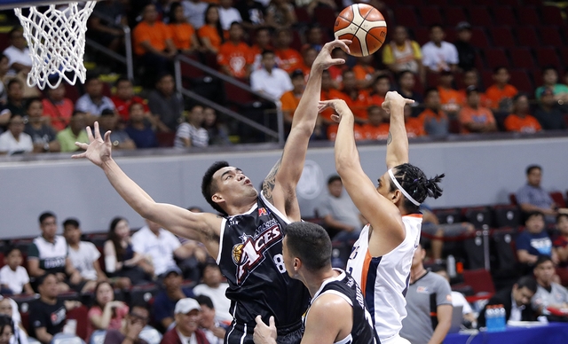 ON EQUAL GROUNDS. Vic Manuel and the Alaska Aces avoid teetering on the brink of elimination. Photo from PBA Images  