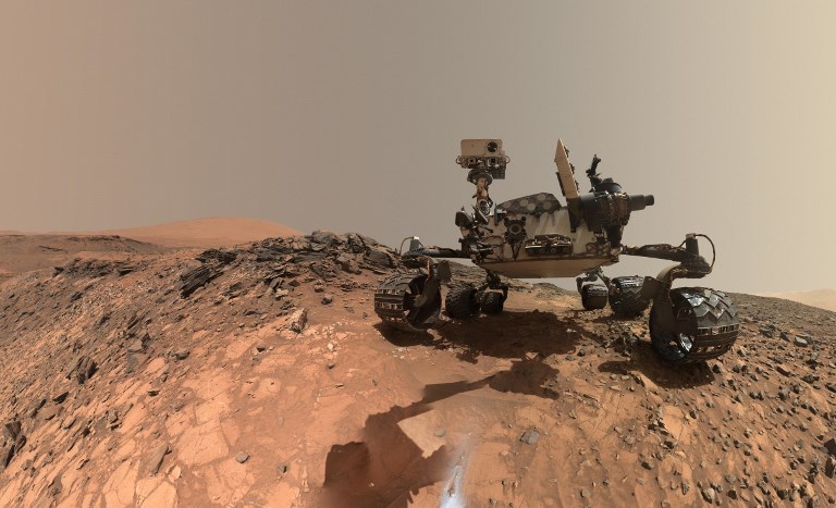 CURIOSITY. This NASA photo released June 7, 2018 shows a low-angle self-portrait of NASA's Curiosity Mars rover vehicle at the site from which it reached down to drill into a rock target called 'Buckskin' on lower Mount Sharp. File photo by NASA  