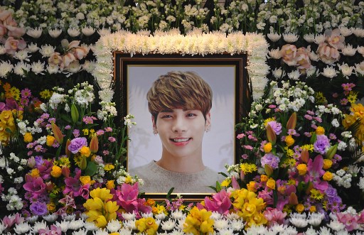 FAREWELL, JONGHYUN. The portrait of Kim Jonghyun is seen on a mourning altar at a hospital in Seoul. Photo by Choi Hyuk/AFP 