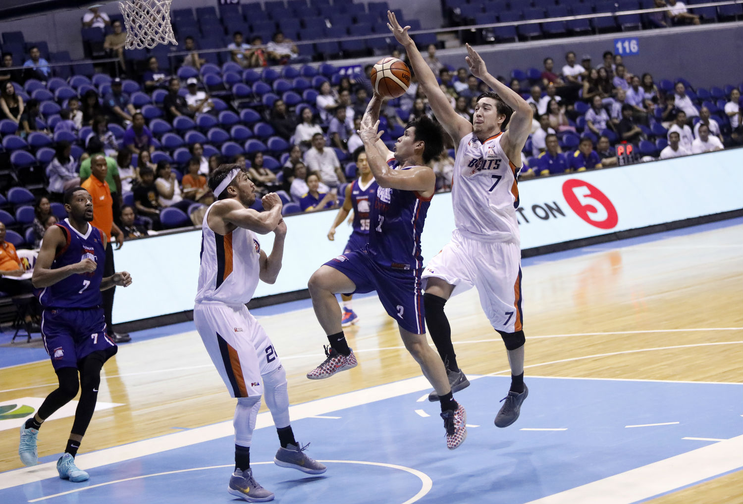 STRONG START. The Meralco Bolts open their 2018 Commissioner's Cup campaign on a high note. Photo by PBA Images 