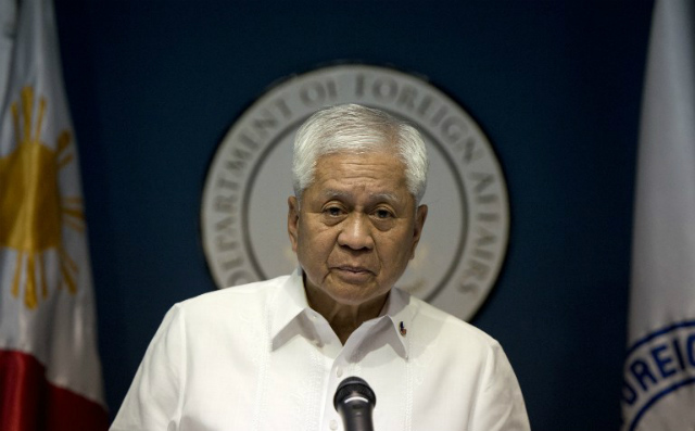 TOP DIPLOMAT. Philippine Foreign Secretary Albert del Rosario gives a statement about the South China Sea during a news conference in Manila on March 30, 2014. File photo by Noel Celis/AFP 