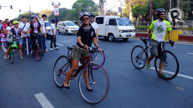 BIKING FOR A CAUSE. Bikers join the Share the Road movement's march to the Supreme Court on February 17, 2014 to file a petition for government agencies to implement road-sharing. All photos by Pia Ranada/Rappler 