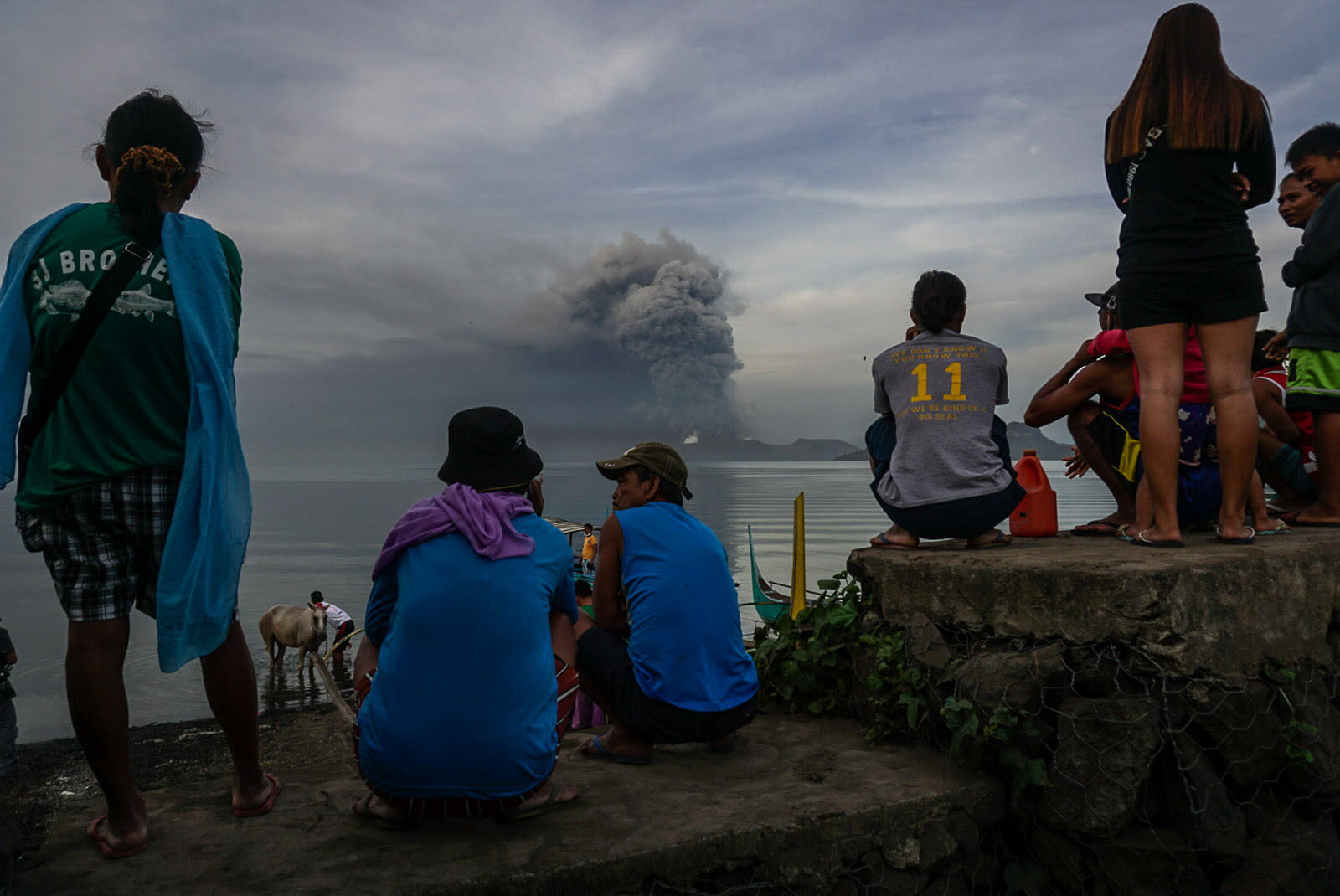 RESIDENTS of Balete, Batangas, watch as Taal Volcano continues to spew ash on January 13, 2020. Photo by Dante Diosina Jr/Rappler 