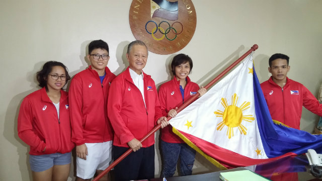 FLAG-BEARER. Ian Lariba (2nd from right) will carry the Philippine flag at the Rio Olympics. Photo by Rick Olivares/Rappler 