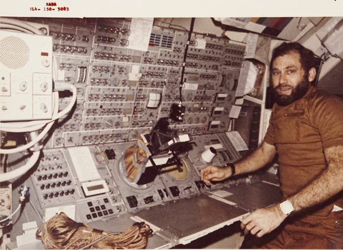 Col. Pogue wearing his Seiko 6139, now commonly known as 'Seiko Pogue' in Space. Photo by Heritage Auctions (www.historical.ha.com) 