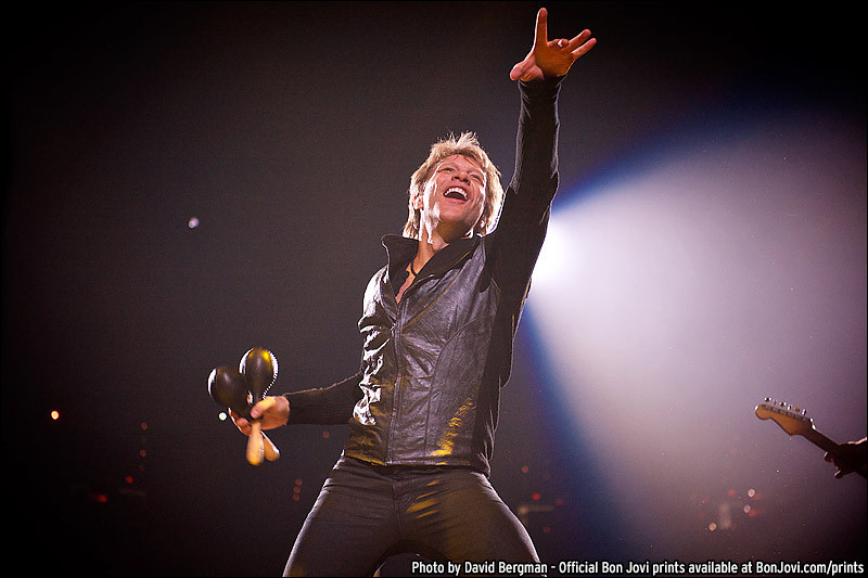Bon Jovi saat konser di Verizon Center, Washington DC, 2013. Foto dari bonjovi.com