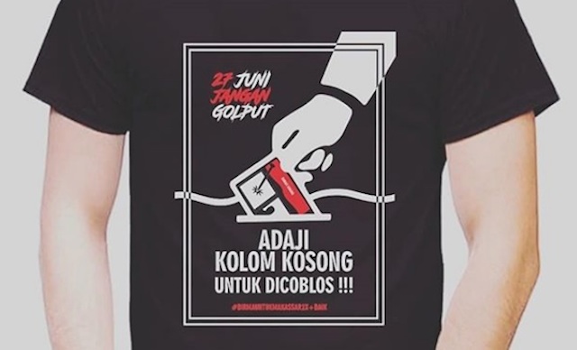 KAUS. Kaus kampanye kotak kosong di Pilkada Makassar. Foto instagram @ laskarkotakkosong 