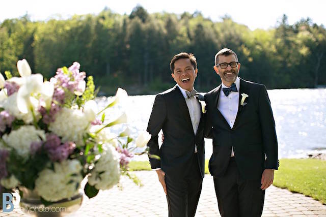 LOVE WINS. Pasangan Joe Tully dan Tiko Mulya dikabarkan telah menikah diNew York, Amerika Serikat, 26 Juni 2015. Foto dari Facebook/Bailly Photography 