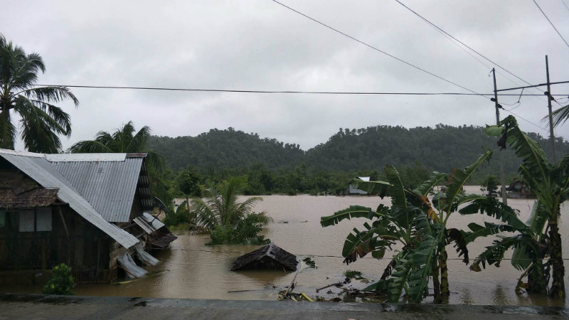 FLOOD. PAGASA says Urduja has already dumped almost two months' worth of rainfall in the neighboring town of Guiuan, Eastern Samar. Photo by Rhoda Baris
  