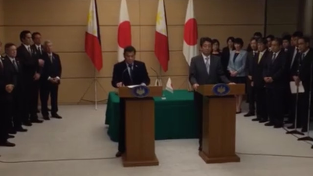 JOINT STATEMENT. President Duterte and Prime Minister Abe give their statements after a bilateral meeting on October 26, 2016. Screenshot from Presidential Communications video 