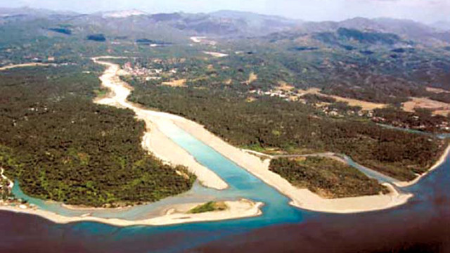 WASTE LAND. Photo shows an aerial view of the dredge channel in the Boac river estuary where mine tailings from Marcopper spilled into the sea in 1996. Photo from Newsbreak/ Marcopper Mine Post-Spill Impact Assessment December 2001 report 