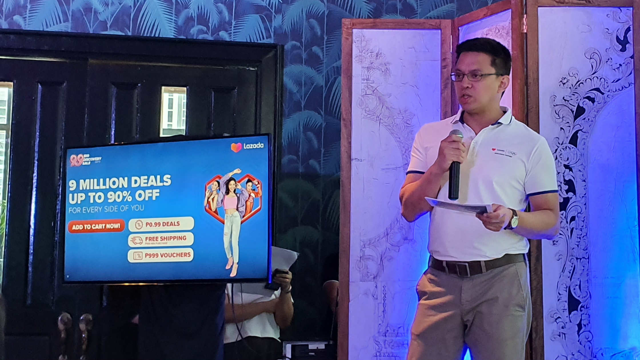 9.9 SALE. Ray Alimurung, CEO of Lazada Philippines, announces new user-centric features and services on the app. Photo by Gelo Gonzales/Rappler 