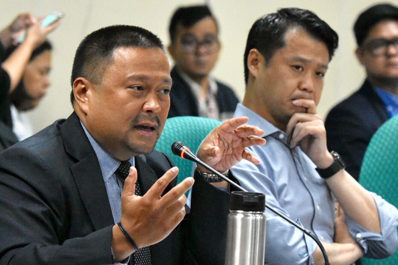 SAVINGS. Senators question the 'dangerous' practice of government agencies of not using funds for unfilled posts in exchange for savings. Photo by Angie de Silva/Rappler  
