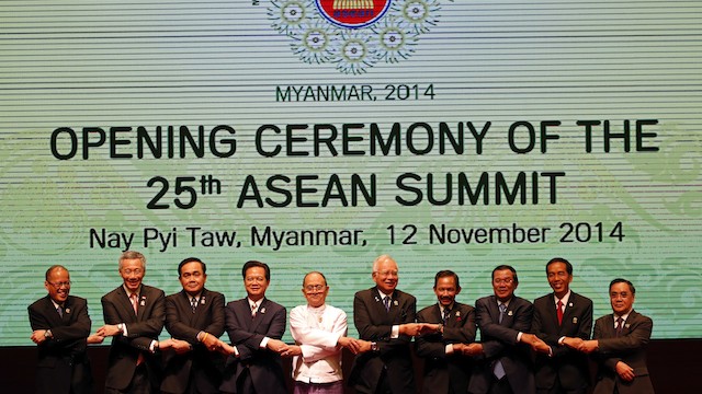 Association of South East Asian Nations (ASEAN) leaders (L-R) Philippines President Benigno Aquino III, Singapore Prime Minister Lee Hsien Loong, Thailand Prime Minister Prayut Chan-o-cha, Vietnam Prime Minister Nguyen Tan Dung, Myanmar President Thein Sein, Malaysia Prime Minister Najib Razak, Brunei Sultan Hassanal Bolkiah, Cambodia Prime Minister Hun Sen, Indonesia President Joko Widodo and Laos Prime Minister Thongsing Thammavong link their hand for a group photo session during the opening ceremony of the 25th ASEAN Summit at Myanmar International Convention Center in Naypyidaw, Myanmar, 12 November 2014. Rungroj Yongrit/EPA