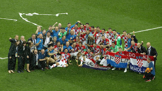 PUJIAN. Meski kalah, penampilan spektakuler Kroasia sejak babak awal Piala Dunia 2018 menuai banyak pujian. Foto dari FIFA.com 