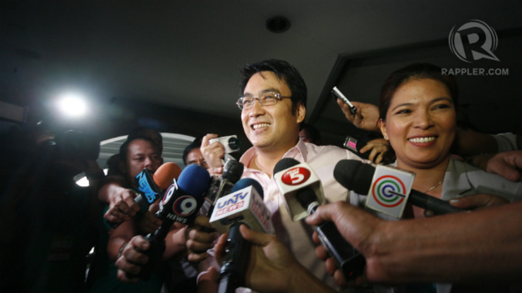 BIRTHDAY. Senator Bong Revilla faces the media with a wide smile during his 48th birthday. File photo by Ben Nabong/Rappler