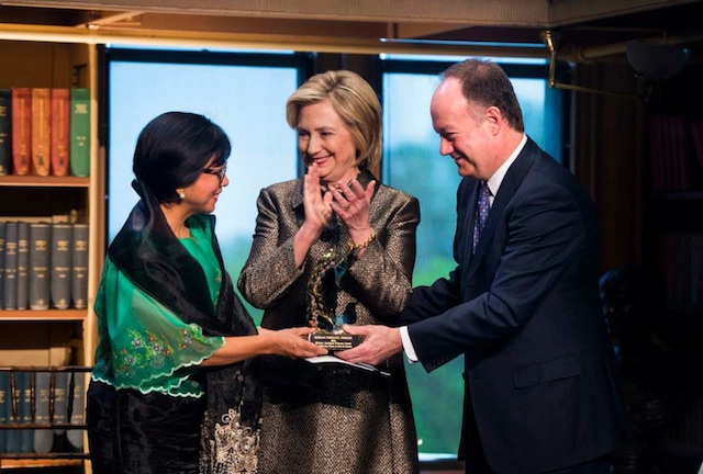 HONORED. Chief Philippine government negotiator Miriam Coronel-Ferrer is the recipient of the 2015 Hillary Clinton Award for Advancing Women in Peace and Security. Photo from Georgetown University 