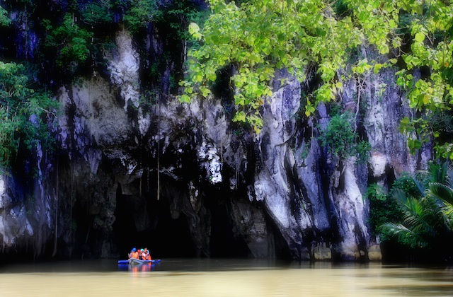 The longest underground river in Asia found in Puerto Princesa, Palawan, found in the Puerto Princesa Subterranean River National Park. Photo by Â Giovanni G. Navata/Wikimedia Commons 