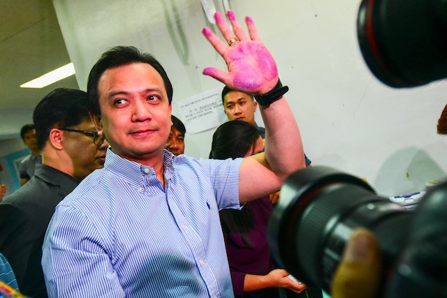 BACK HOME. Former senator Antonio Trillanes IV posts bail at a Quezon City court on February 18, 2020. Maria Tan/Rappler 