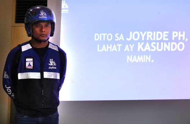 JOYRIDE. New motorcycle taxi firm JoyRide reiterates it is owned and operated by
Filipinos, and that Senator Bong Go does not have any stakes in the
company. Photo by Darren Langit/Rappler 
