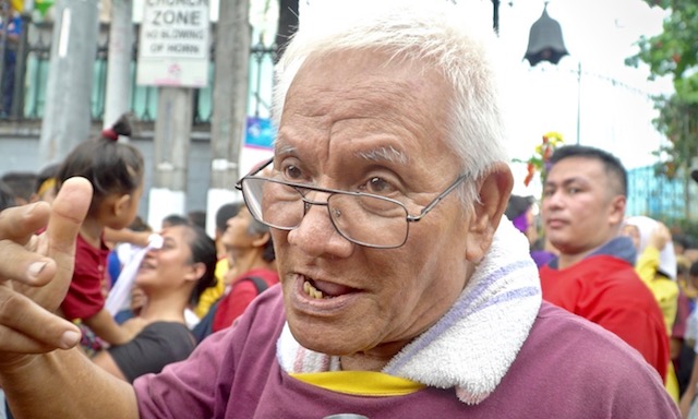 'SINGLE BLESSEDNESS.' Arcadio Dulce, 73, says he has found love and community through his devotion to the Black Nazarene. Photo by Nappy Manegdeg/Rappler 