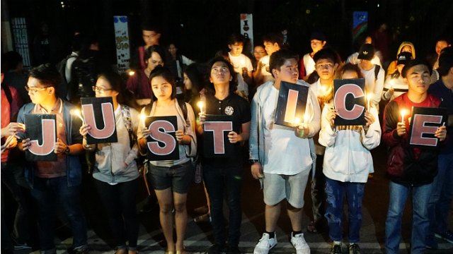 NEVER FORGET. Baguio youth protest in front of the Baguio Supreme Court office following the high tribunal's decision. Photo by Mau Victa/ Rappler  
