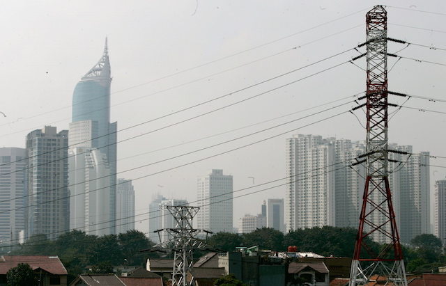  Saat ini cadangan pasokan listrik Indonesia sebesar 15%, di bawah target 30%. Foto oleh Jurnasyanto Sukarno/EPA 