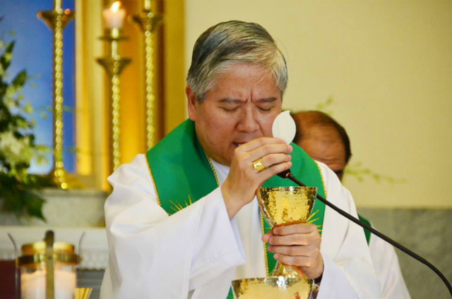 DEATH PENALTY. CBCP president Archbishop Socrates Villegas slams the use of the Bible to defend capital punishment. File photo by Noli Yamsuan/Archdiocese of Manila  
