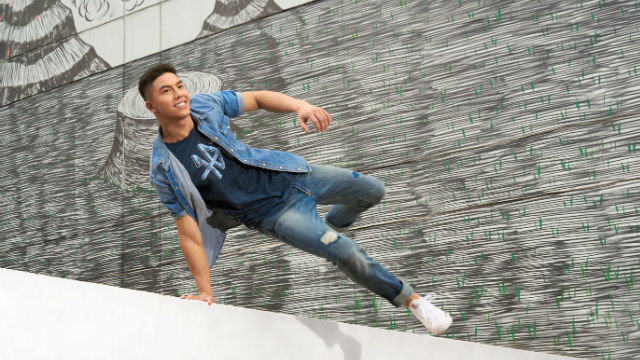 Rising star Tony Labrusca streaks through his days with an incredible zest for life with the help of Lee jeans, which allows him to move freely wherever he goes. 
