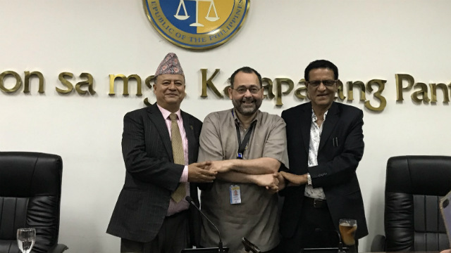 PARTNERS. Officials of the Philippine Commission on Human Rights and Nepal's National Human Rights Commission agree to cooperate to the improvement of advocacies. Photo by Micah Avry Guiao 