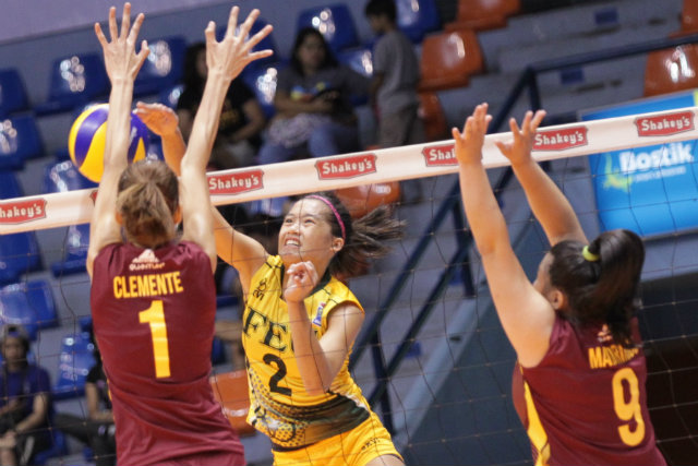 TAMARAW STAMPEDE. Bernadeth Pons led the rout with 13 points she culled from 11 attacks and a couple of service aces. Photo by Czaesar Dancel/Rappler 