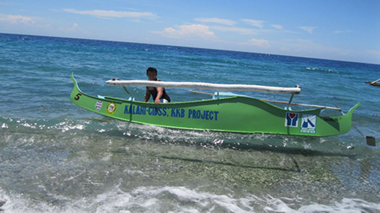HELPFUL. Fishing villages obtain boats through the program. Photo by DSWD
