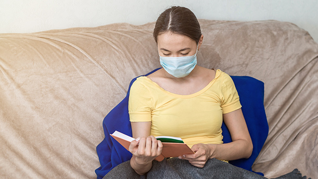HOME QUARANTINE. Doctors advise those with COVID-19 symptoms to immediately self-quarantine. Image from Shutterstock.com  