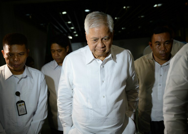EX-DFA CHIEF. Former Philippine foreign secretary Albert del Rosario urges the Philippines 'to lead from our position of strength.' File photo by Ted Aljibe/AFP 