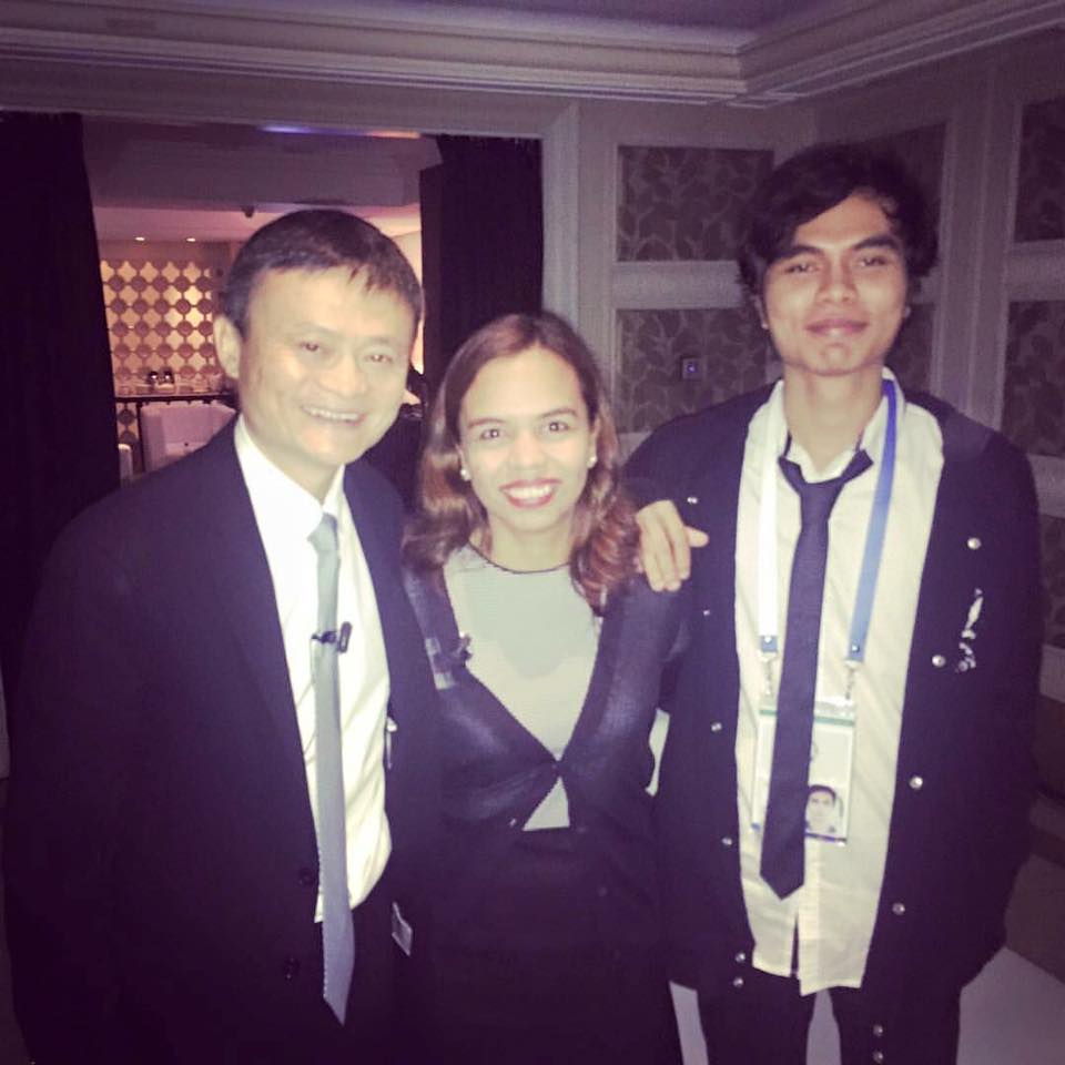 YOUNG ENTREPRENEURS. Alibaba's Jack Ma invites the Mijeno siblings to attend his entrepreneurship school. Photo from Raphael Mijeno's Facebook page