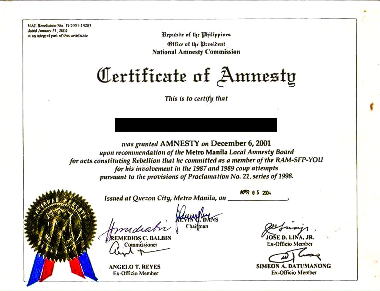 CERTIFICATE. Senator Trillanes presents a copy of a soldier's certificate of amnesty to show other presidents do not sign such documents. Photo from Trillanes' office  