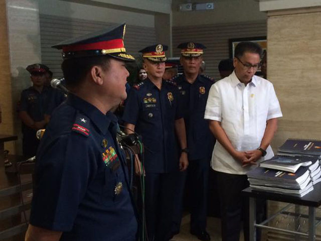 INVOLVED? Former Interior and Local Government Mar Roxas has denied irregularities in the procurement of Mahindra vehicles. File photo by Bea Cupin/Rappler 