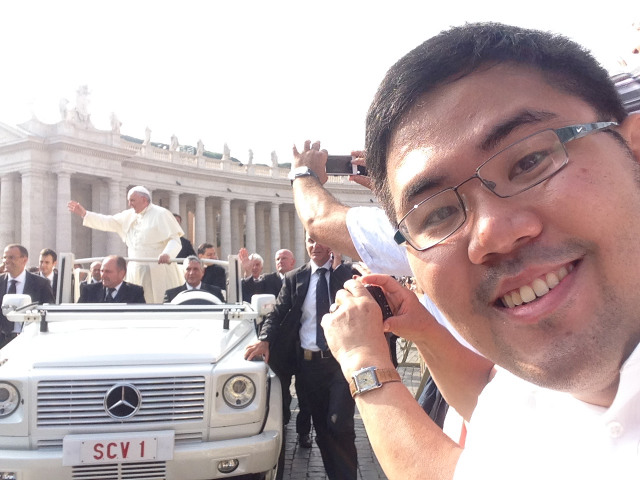 UP CLOSE. The author, Rappler reporter Paterno Esmaquel II, takes this selfie in Vatican City. 