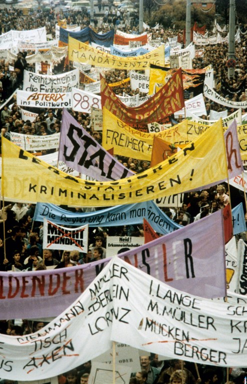 THE FUSE. A picture taken on October 2, 1989 shows people demonstrating and demanding changes by the GDR government during a Monday demonstration in Leipzig, East Germany. AFP photo / DPA