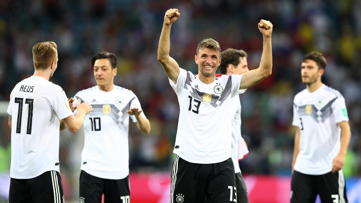 MENANG. Thomas Mueller merayakan kemenangan Jerman atas Swedia dengan skor 2-1. Foto dari FIFA.com 
