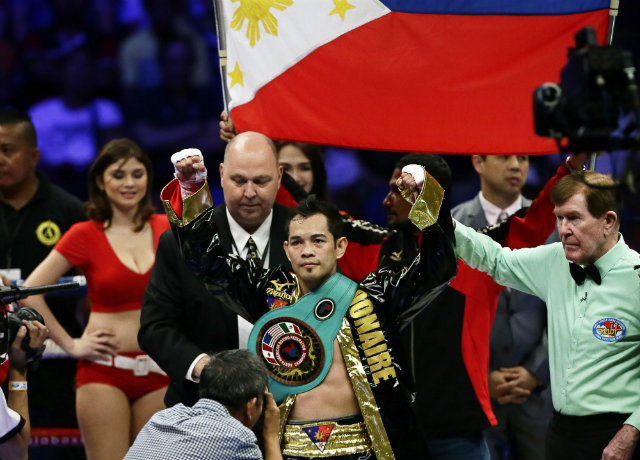 FILIPINO FLASH. Nonito Donaire Jr scored two early knockdowns but had to survive the desperate rally of Cesar Juarez to hang on to victory. File photo by Ritchie B. Tongo/EPA   